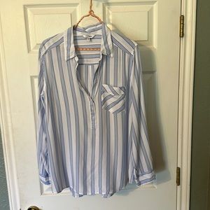 EXPRESS tunic style blouse. Size L
